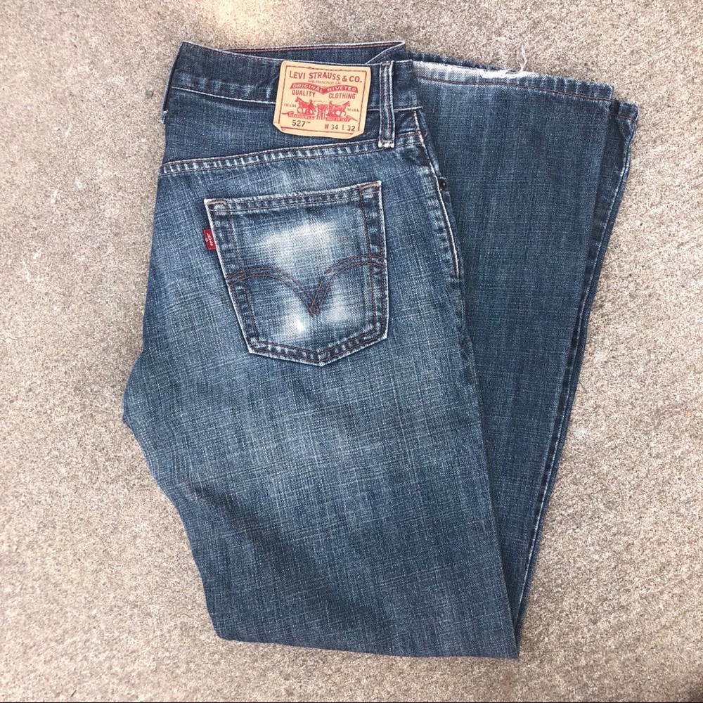 527’s distressed Levi’s